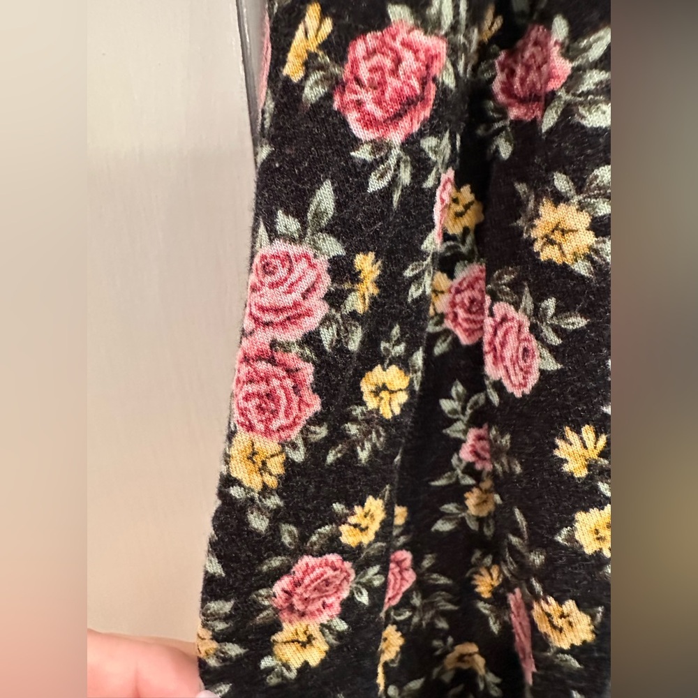 Torrid Super Soft Surplice Puff Sleeve Top Roses Floral Jersey Plus Size 2X - Picture 8 of 13